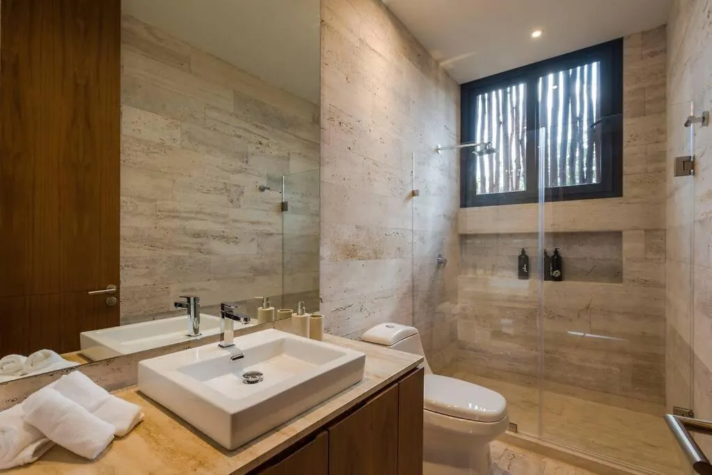 Apartamento Beyond Amazing 3Bd 2Br/ Balcony Tulum 0*,  México